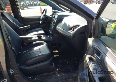 2017 Dodge Grand Caravan Gt z USA, uszkodzony, nr VIN 2C4RDGEG5HR740770